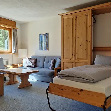 Apartment Chesa Bellaval, Haus La Vuolp 2 1 2 Zimmerwohnung Silvaplana